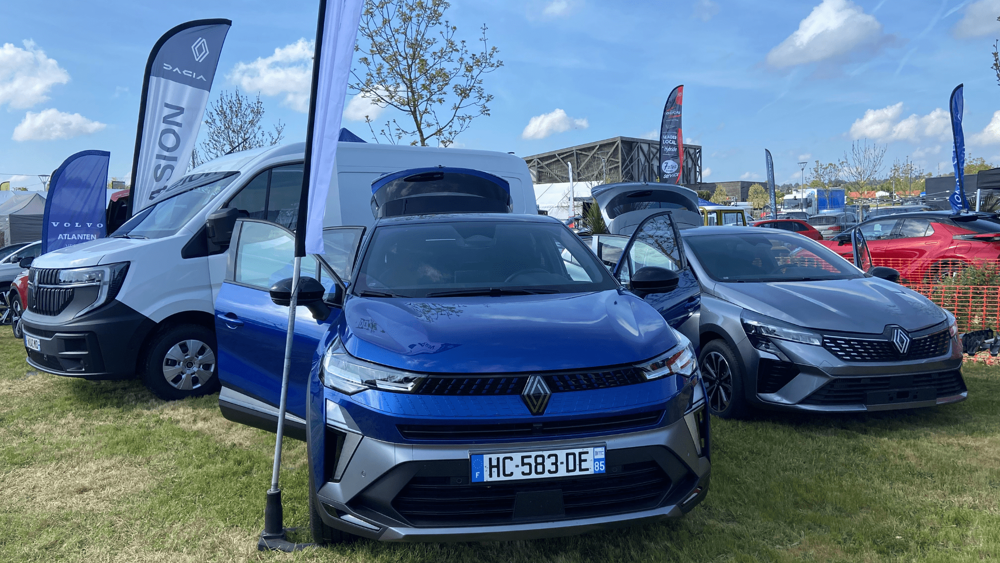 photo de véhicules d'occasion renault dacia sur parc